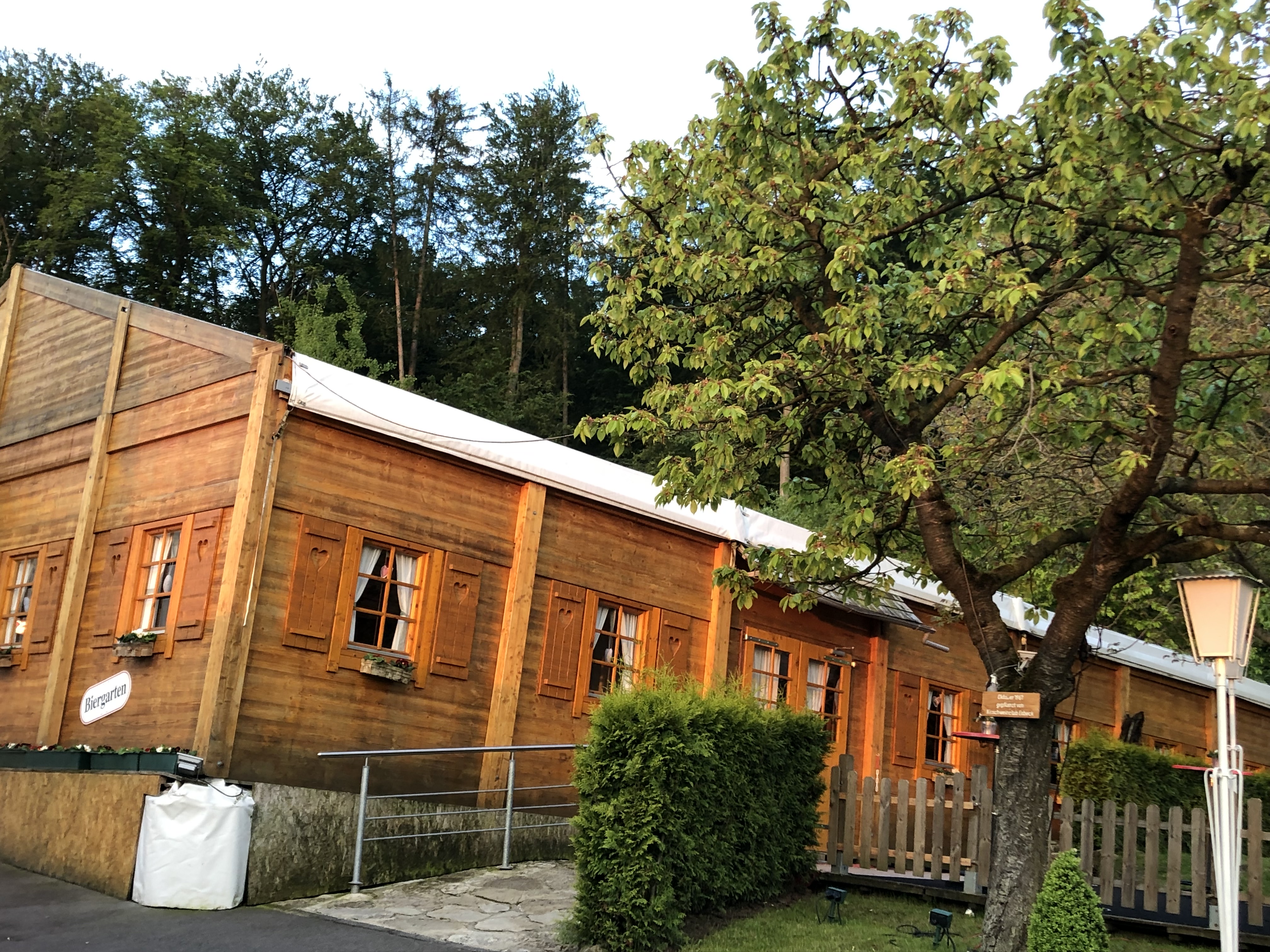 Café & Restaurant Waldfrieden Informations sur les salles de bal ORME - CHALET