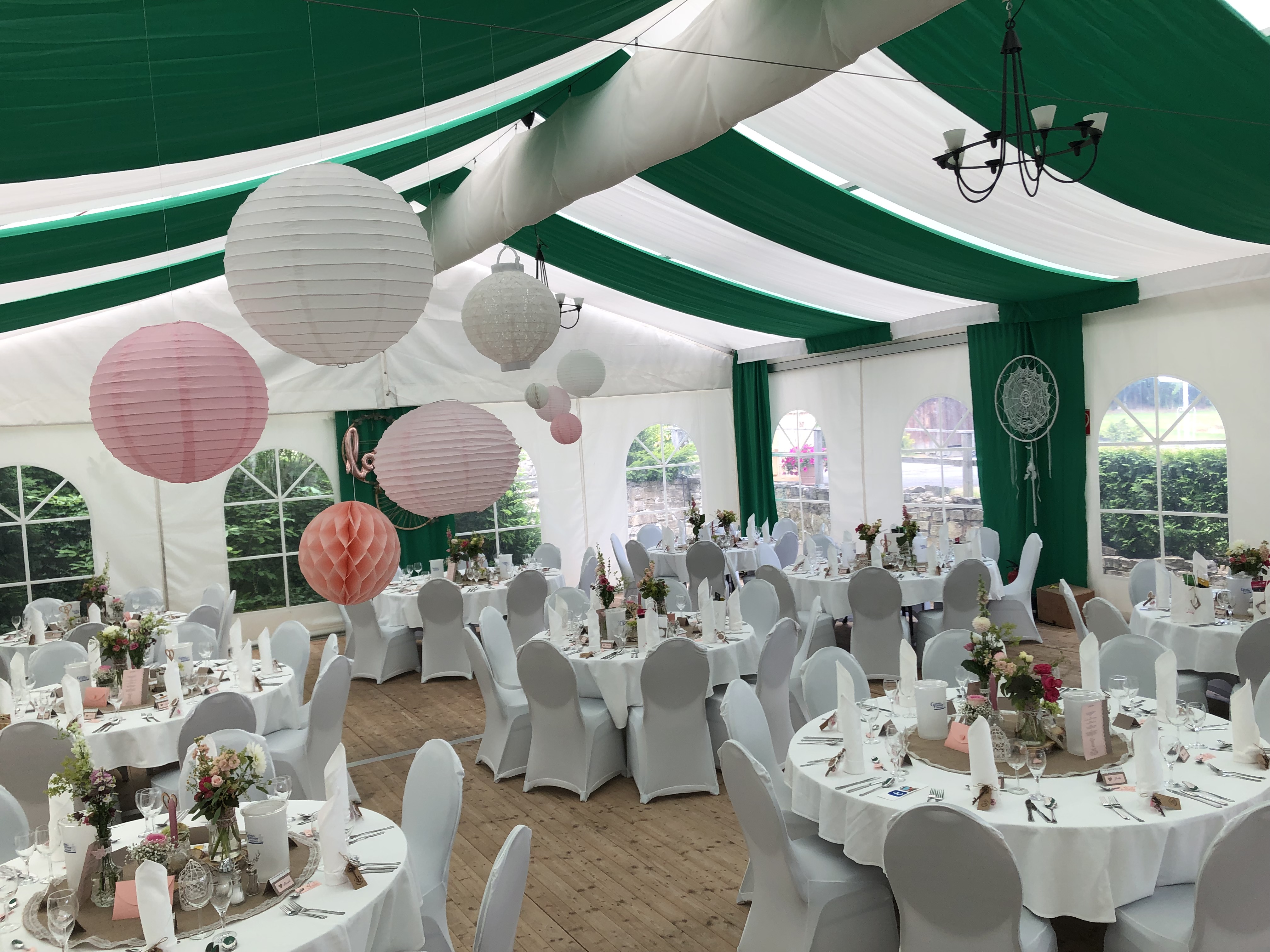 Café & Restaurant Waldfrieden Informations sur les salles de bal Chapiteau VIP