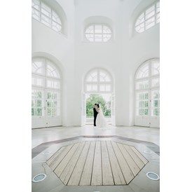 Hochzeit: Ansicht des Oktogons Richtung Park - Orangerie im Schlosspark Eisenstadt