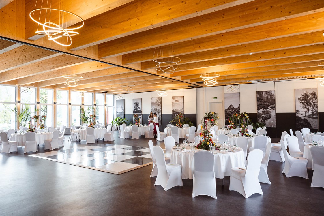 Hochzeit: Festsaal - Bankettbestuhlung - Villa Bergzauber