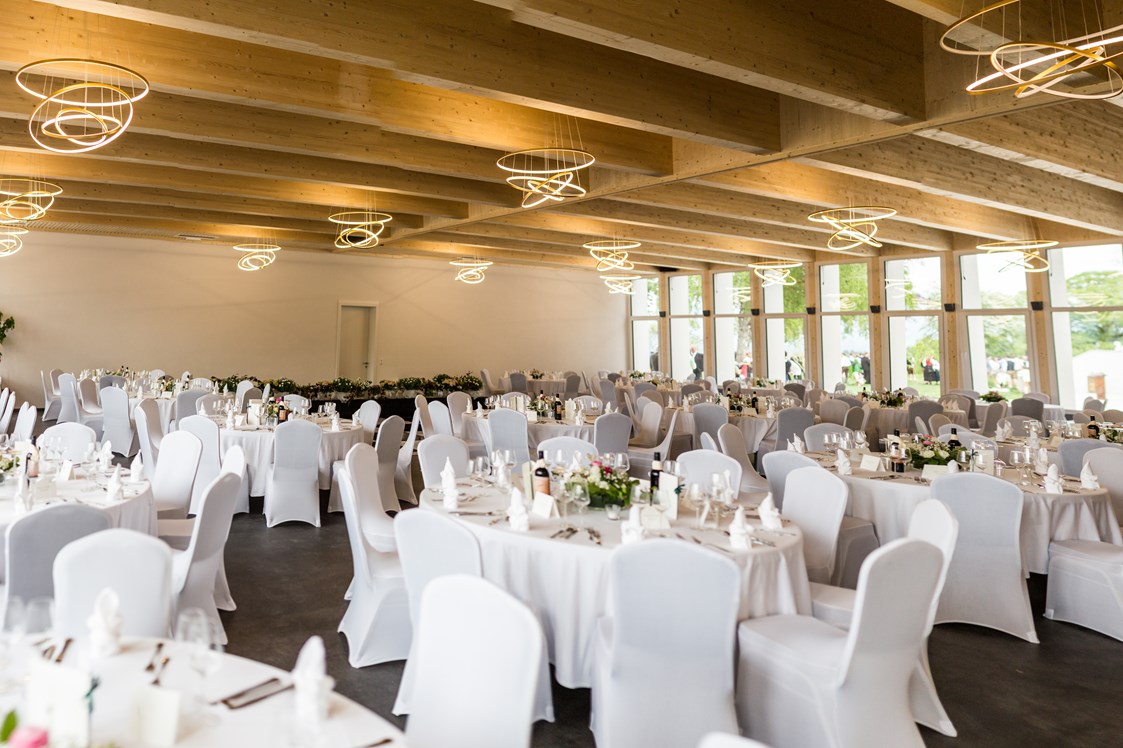 Hochzeit: Festsaal - Bankettbestuhlung für 200 Gäste - Villa Bergzauber