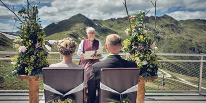 Matrimonio - Fügenberg - Trachten Hochzeit | Location Dachterrasse Gipfeltreffen auf 2.300m | mit 360° Grad traumhaften Bergpanorama Blick - Bergrestaurant Gipfeltreffen | Zillertal Arena