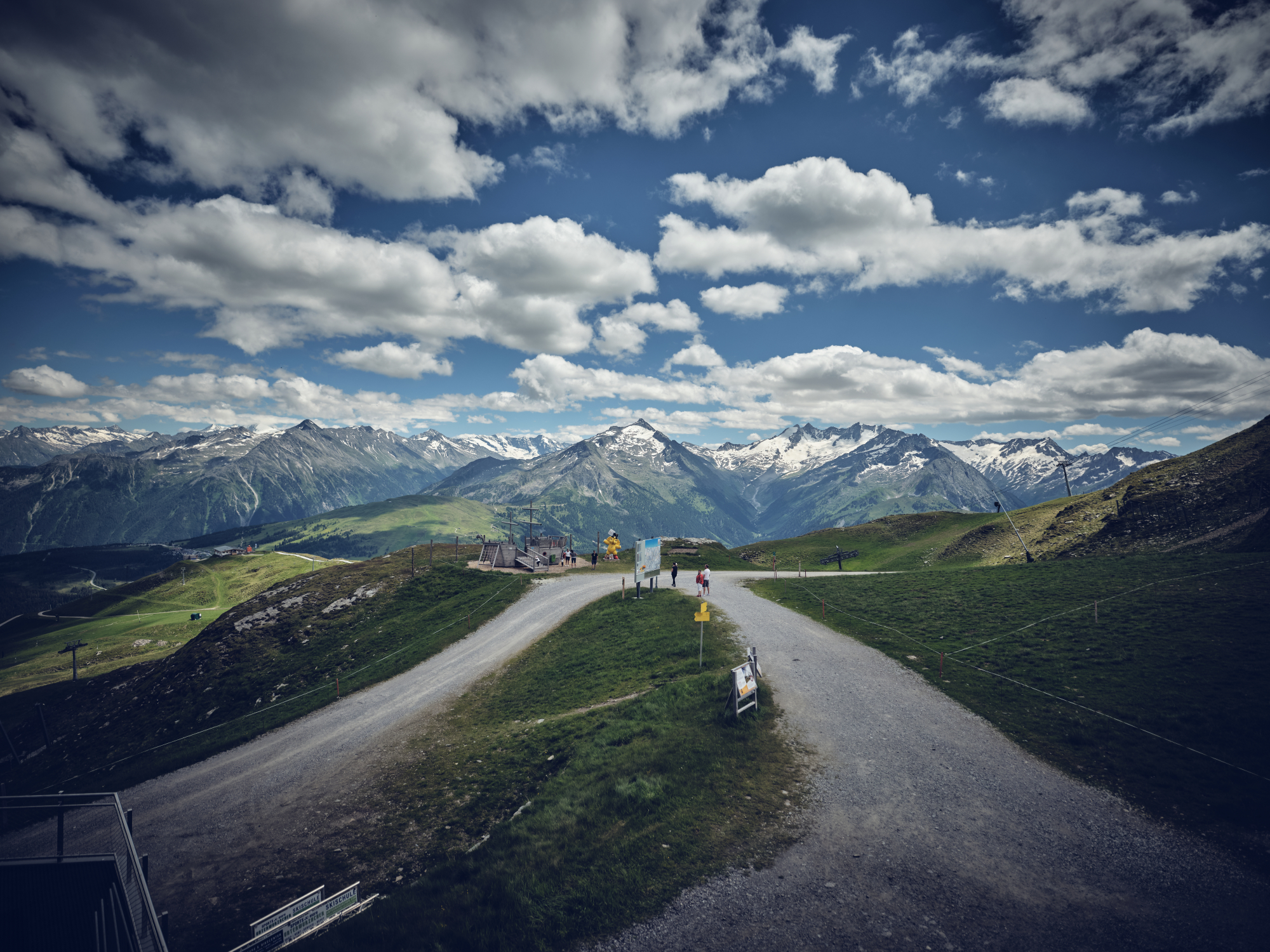 Hochzeit: Ausblick Dachterrasse Gipfeltreffen - Bergrestaurant Gipfeltreffen | Zillertal Arena