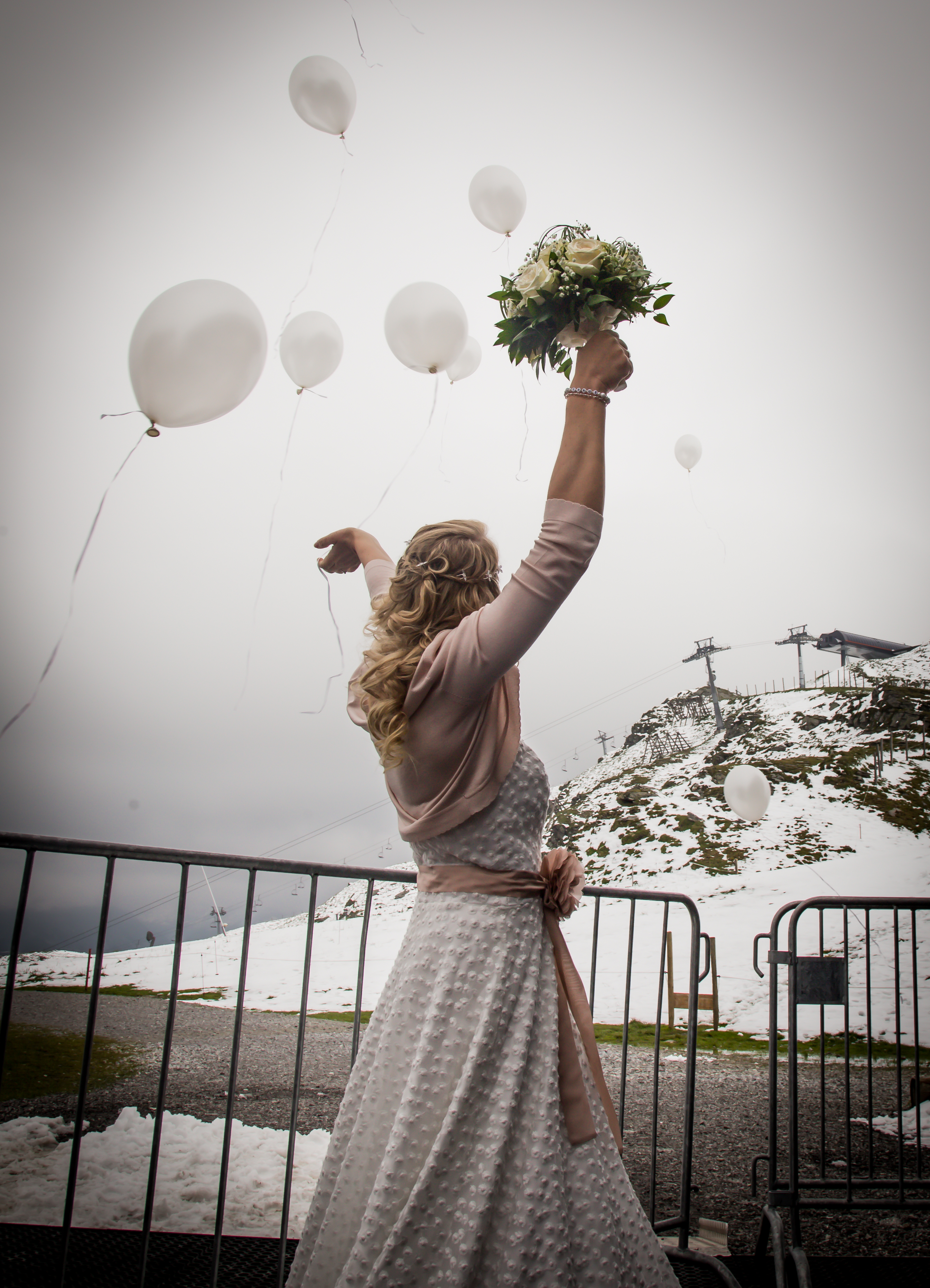 Hochzeit: Hochzeit Juli 2016 - ja auch im Sommer kann auf 2.300m Schnee liegen ^^ - Bergrestaurant Gipfeltreffen | Zillertal Arena