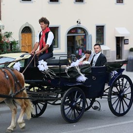 Hochzeit: Eine wunderschöne Kutschfahrt in der Hochzeitskutsche ist bei uns möglich! - Agriturismo Il Moro