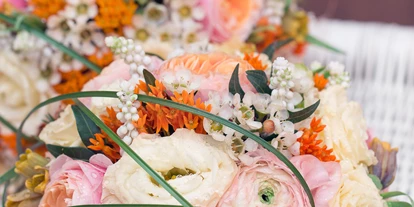 Hochzeit - Parkplatz: Busparkplatz - Passail - Brautstrauß aus der hoteleigenen "Blumeninsel" - Grand Hôtel Wiesler