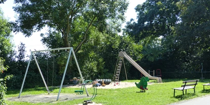 Bruiloft - Ratingen - Spielplatz direkt neben der Terrasse - Monte Cristo