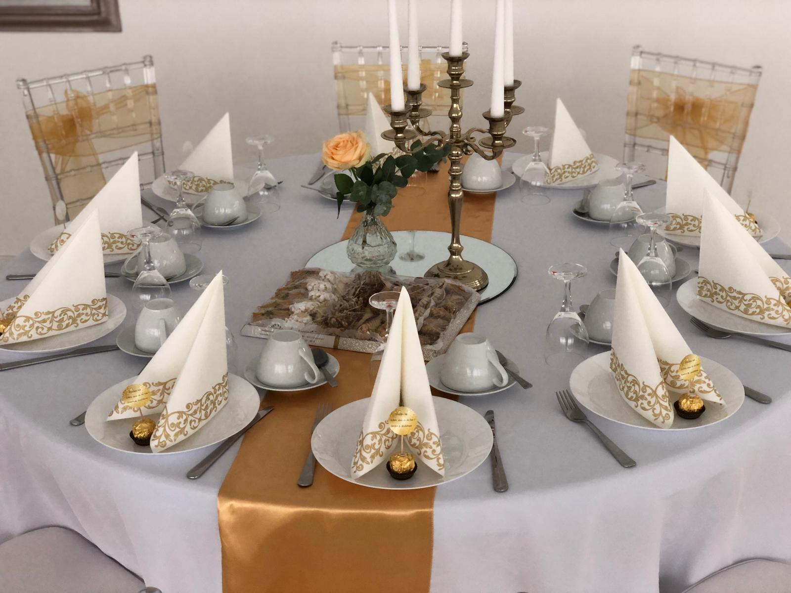 Hochzeitslocation: Deko in gold weiß - Monte Cristo