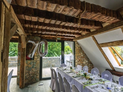 Mariage - Region Stuttgart - Die Schlosscafe Lounge befindet Sich im Obergeschoss und ist Behinderten gerecht. und es ist für max.60 Personen möglich   - Schlosscafe Location & Konditorei / Restaurant