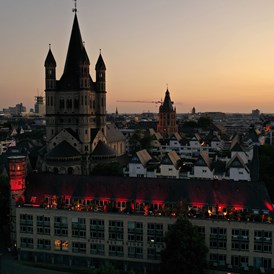 Hochzeit: Panorama Ansicht vom Rheinloft Cologne in Köln. - RHEINLOFT COLOGNE