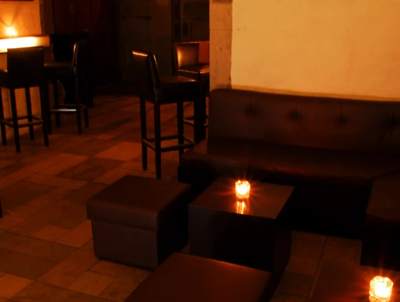 Hochzeitslocation: Loungebestuhlung - 1460 Veranstaltungsraum