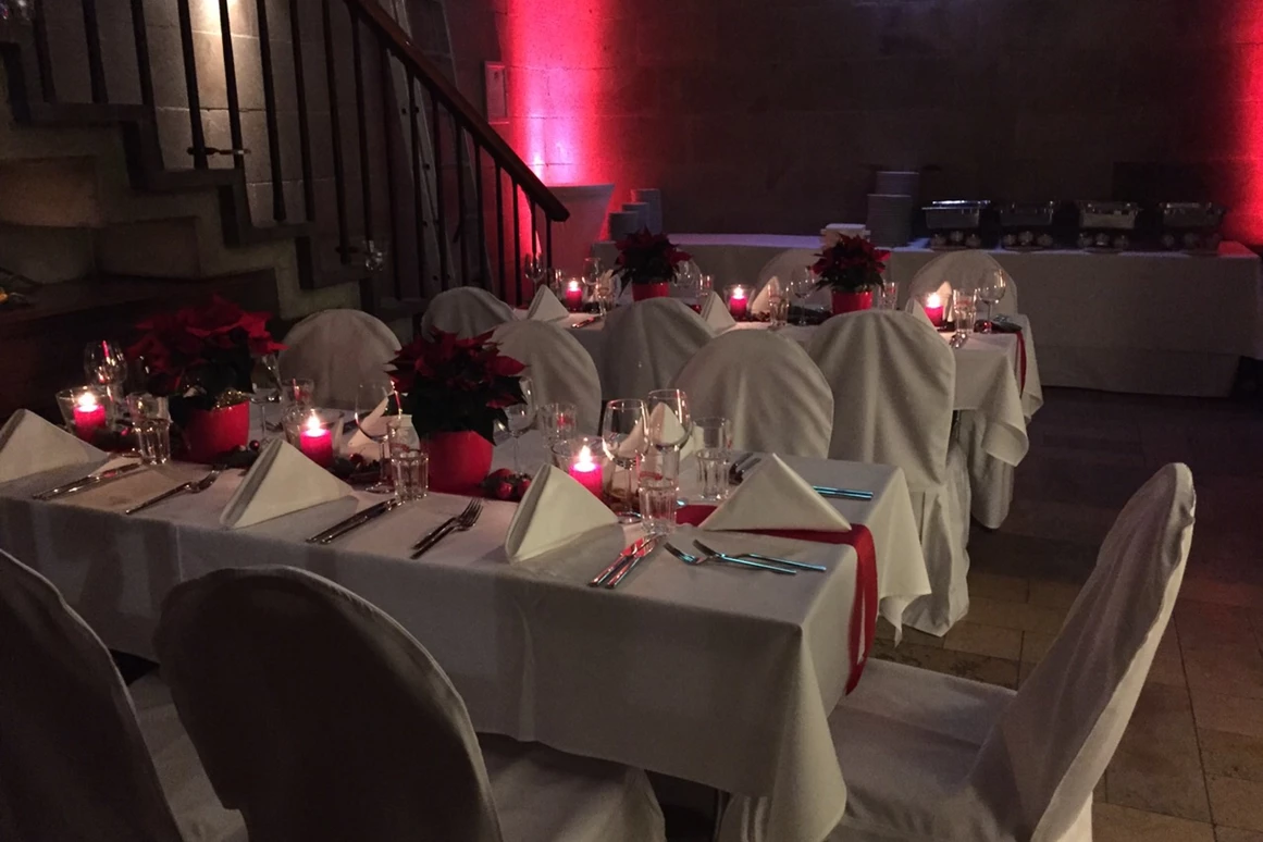 Hochzeitslocation: Gesetztes Dinner - 1460 Veranstaltungsraum