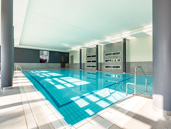 Hochzeit: Schwimmbad - Van der Valk Hotel Berlin Brandenburg