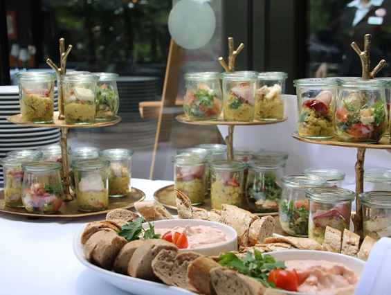Hochzeit: Snacks - Van der Valk Hotel Berlin Brandenburg