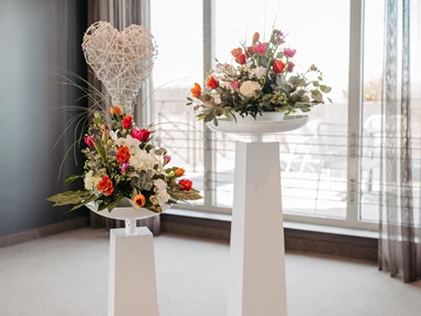 Hochzeit: Blumen-Deko - Van der Valk Hotel Berlin Brandenburg