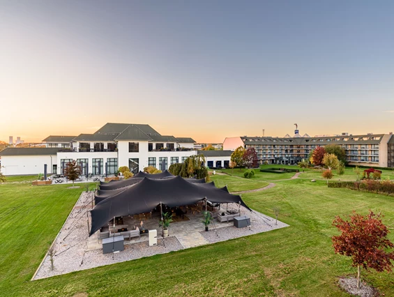 Hochzeit: Außenanlagen - Van der Valk Hotel Berlin Brandenburg