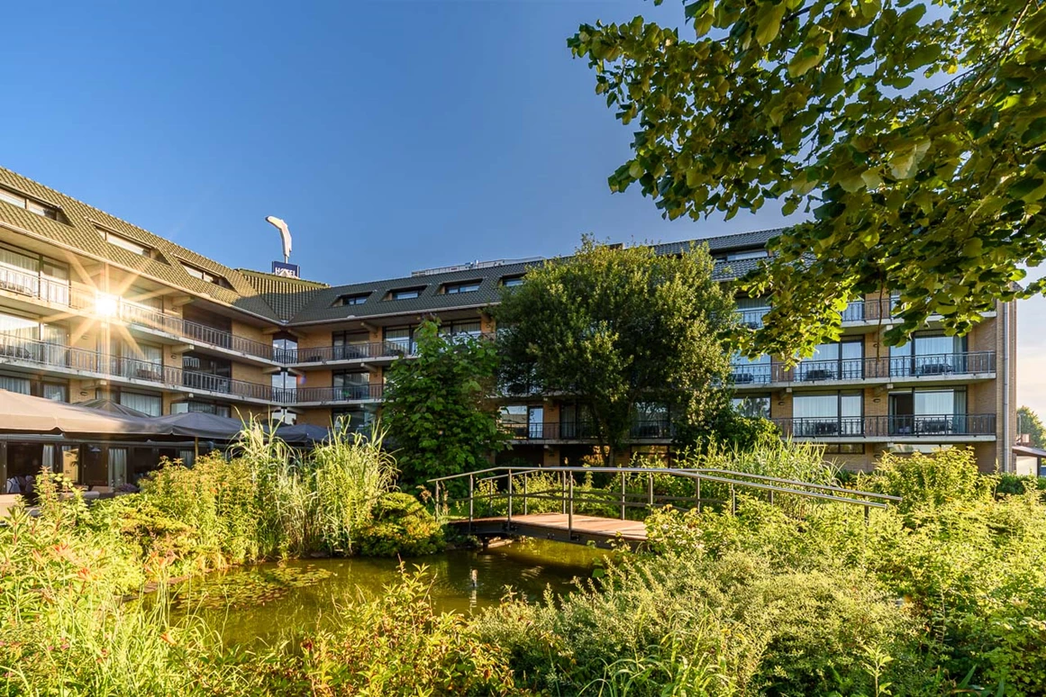 Hochzeit: Liebesbrücke - Van der Valk Hotel Berlin Brandenburg