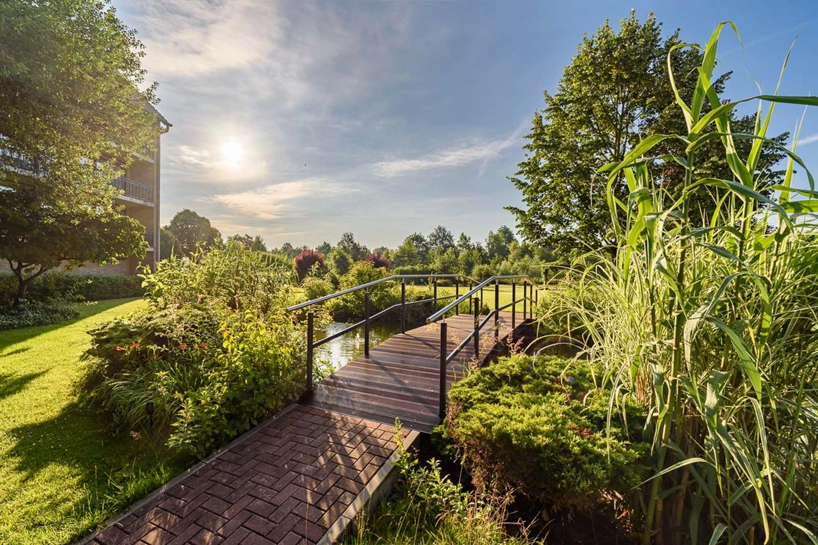 Hochzeit: Liebesbrücke - Van der Valk Hotel Berlin Brandenburg