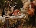 Hochzeit: Deko der Waldhochzeit für den Sektempfang im Wald - Landhochzeit.Berlin - Mini-Magic-Weddings