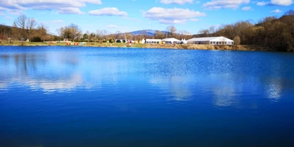 Hochzeit - Parkplatz: Busparkplatz - Passail - Ein idyllisches Foto von unserem See in der Hochsteiermark in St. Lorenzen. - Flasch City am Freizeitsee