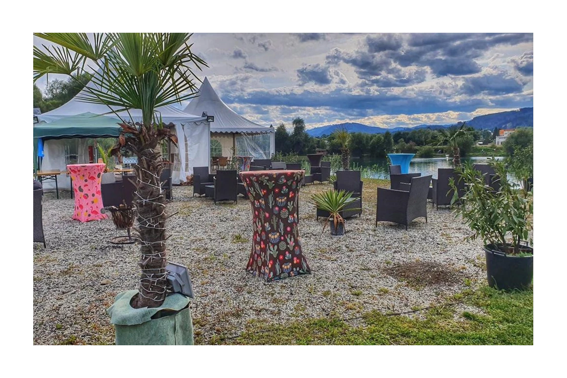 Hochzeitslocation: Heiraten mit Karibischen Ambiente? Auch das ist bei uns kein Problem, inzwischen sind wir sogar bereits dafür bekannt, dass wir alle möglichen Kulissenwünsche sei es Karibik, am Schloss oder Vintage gestalten können. - Flasch City am Freizeitsee