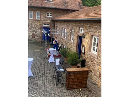 Matrimonio - Flonheim - Innenhof mit kleiner Bühne - Felsenmühle Neuleiningen