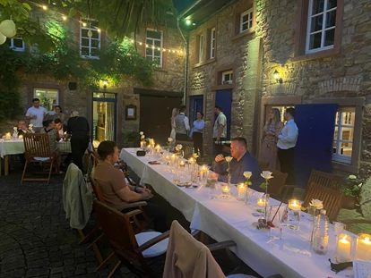 Matrimonio - Flonheim - Abendstimmung Innenhof - Felsenmühle Neuleiningen