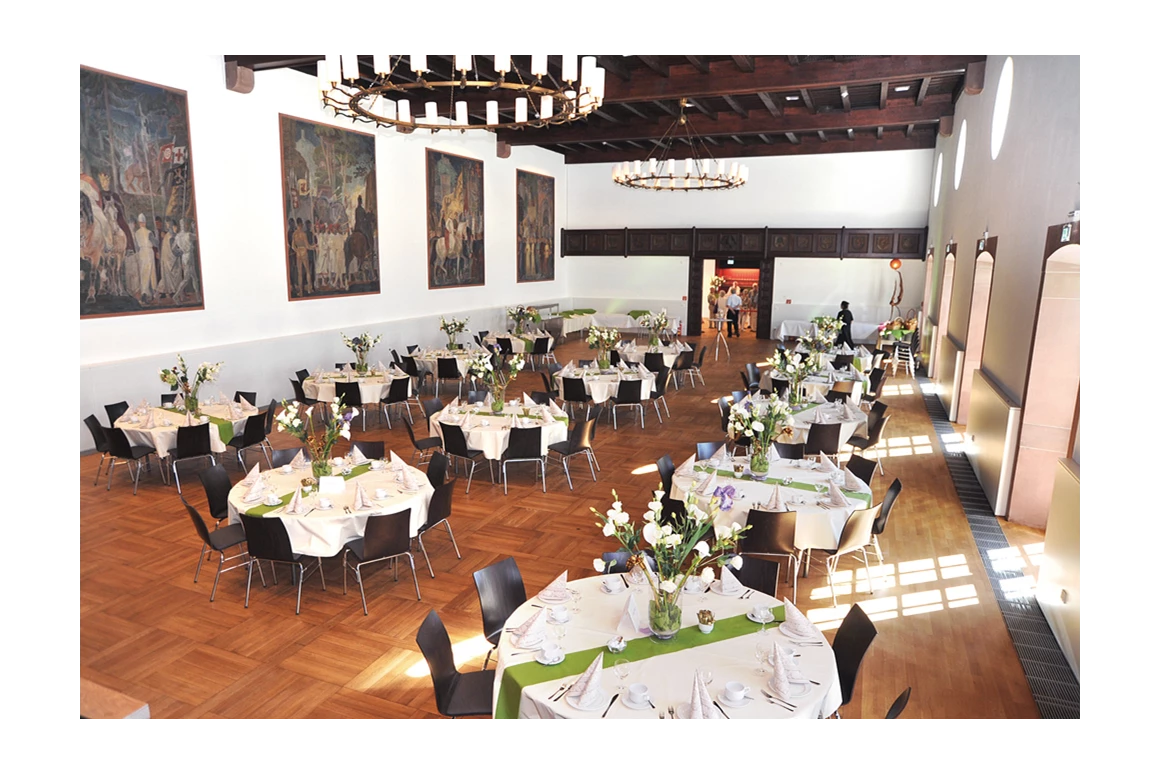 Hochzeitslocation: Der historische Festsaal im Hohenstaufensaal. - Hohenstaufensaal