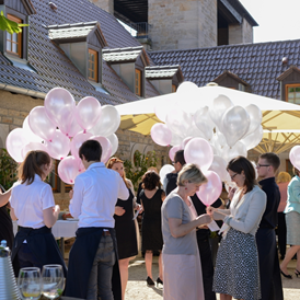 Hochzeit: Der Sekptempfang auf der Terrasse. - Deutsches Weintor Restaurant