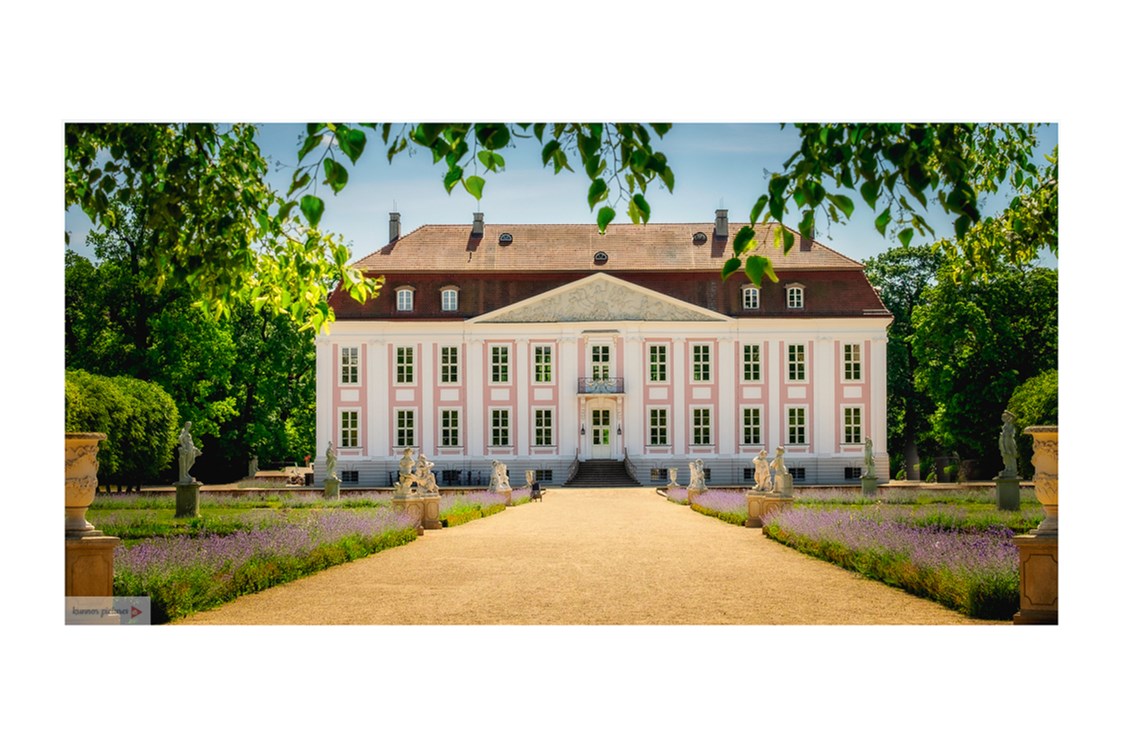 Hochzeit: Außenansicht - Schloss Friedrichsfelde