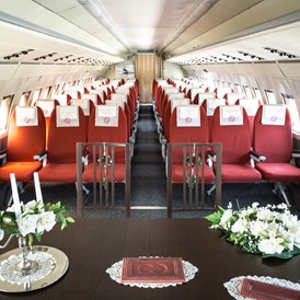 Hochzeit: Standesamt im Flugzeug - Flugzeug IL 62 "Lady Agnes - Otto-Lilienthal-Verein Stölln