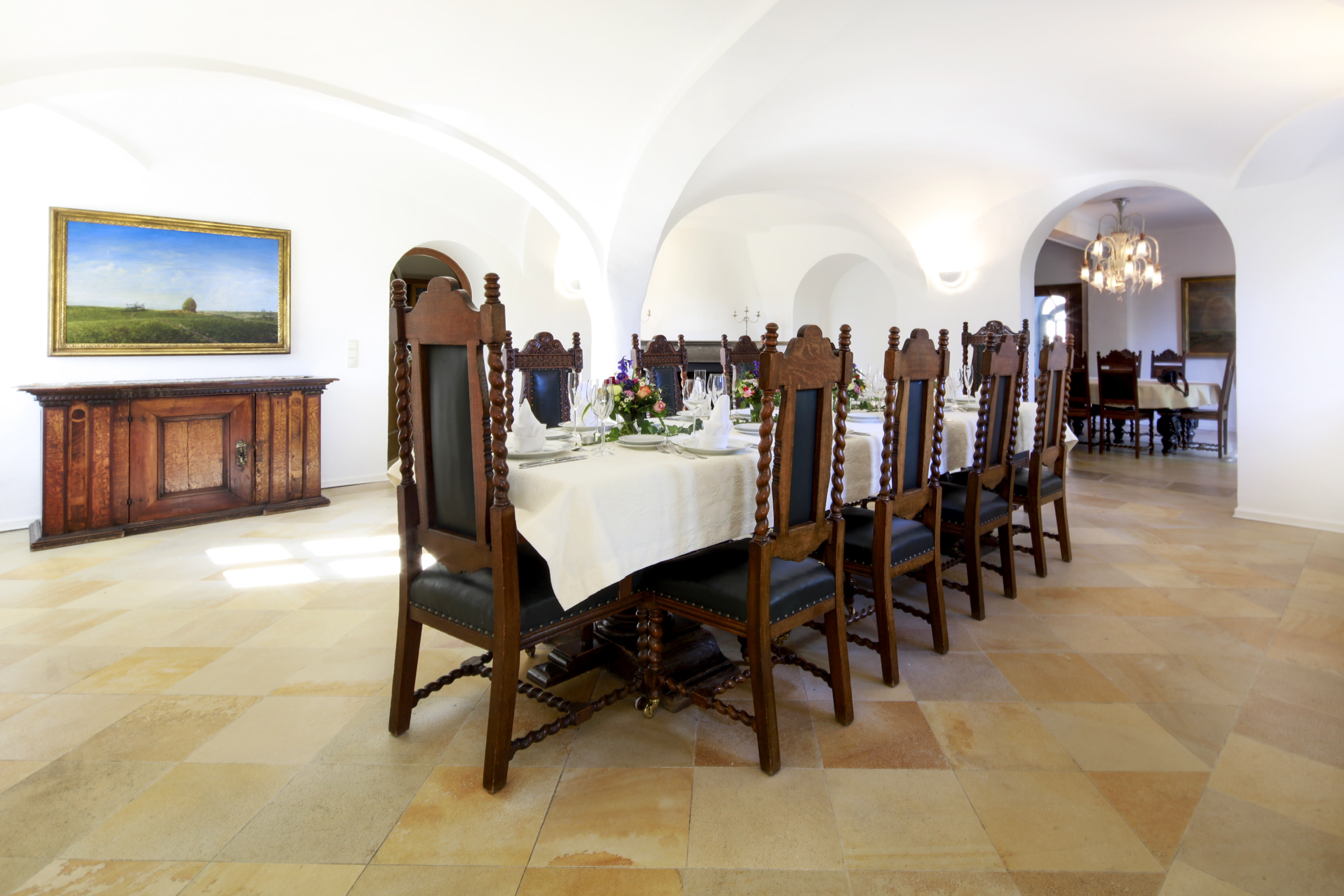 Schloss Maierhofen  Information about the banquet halls Salon on the ground floor
