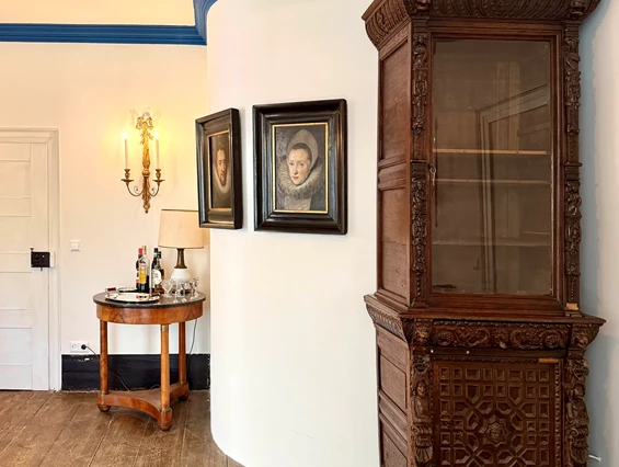 Hochzeitslocation: Burg Schaubeck Getting Ready Kabinettzimmer - Burg Schaubeck - Weingut Graf Adelmann