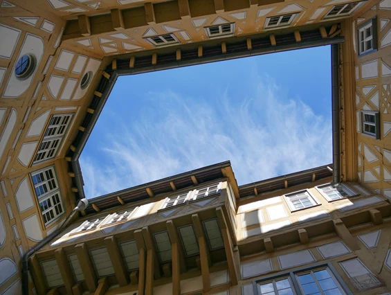 Hochzeitslocation: Burg Schaubeck historischer Innenhof - Burg Schaubeck - Weingut Graf Adelmann