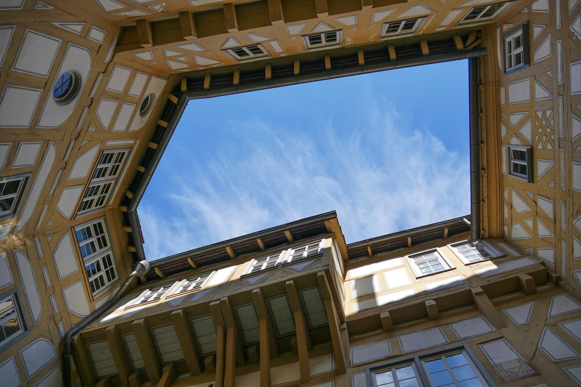 Hochzeitslocation: Burg Schaubeck historischer Innenhof - Burg Schaubeck - Weingut Graf Adelmann