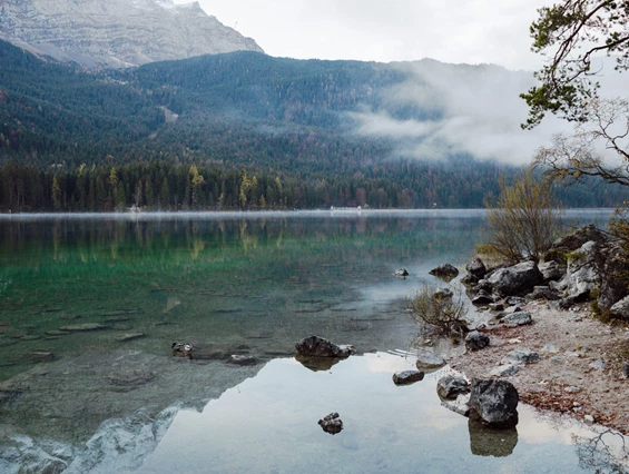 Hochzeitslocation: Der Eibsee in Garmisch-Partenkirchen. - EIBSEE-Hotel