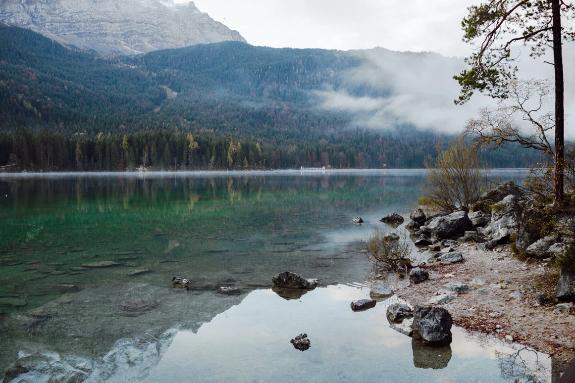 Hochzeitslocation: Der Eibsee in Garmisch-Partenkirchen. - EIBSEE-Hotel