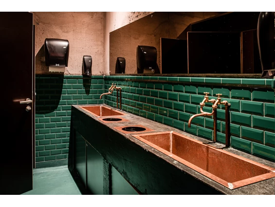 Hochzeit: WC's im Untergeschoss - Altes Pumpenhaus Dresden