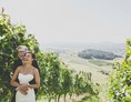 Hochzeit: Dank der erhöhten Lage, hat man einen herrlichen Weitblick über die Weinberge der Südsteiermark. - Weingartenhotel Harkamp
