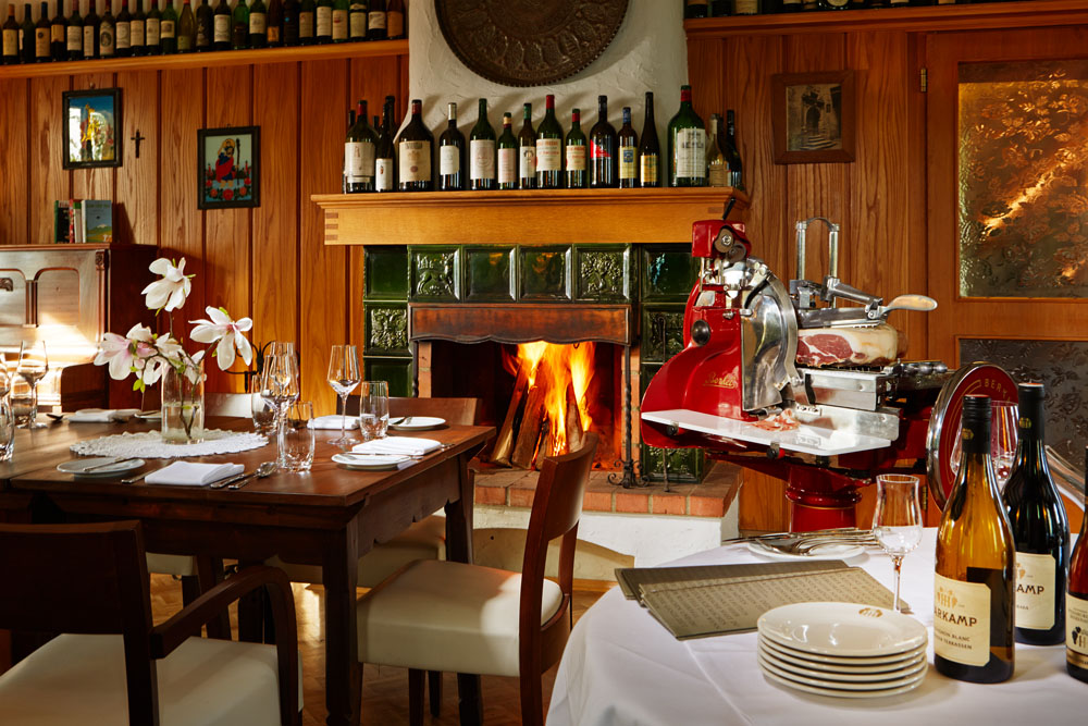 Weingartenhotel Harkamp Informatie over de balzalen Kamer met open haard 