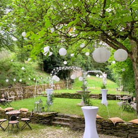 Hochzeit: Unser Rosengarten ist das Herzstück des Schlosses - Schloss Kransberg
