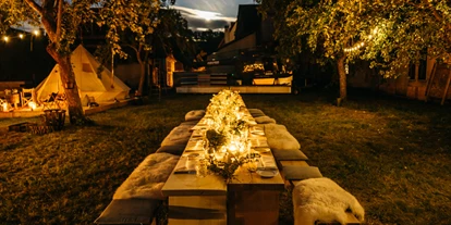 Wedding - Neuhof an der Zenn - Obstwiese. - Hotel Riesengebirge