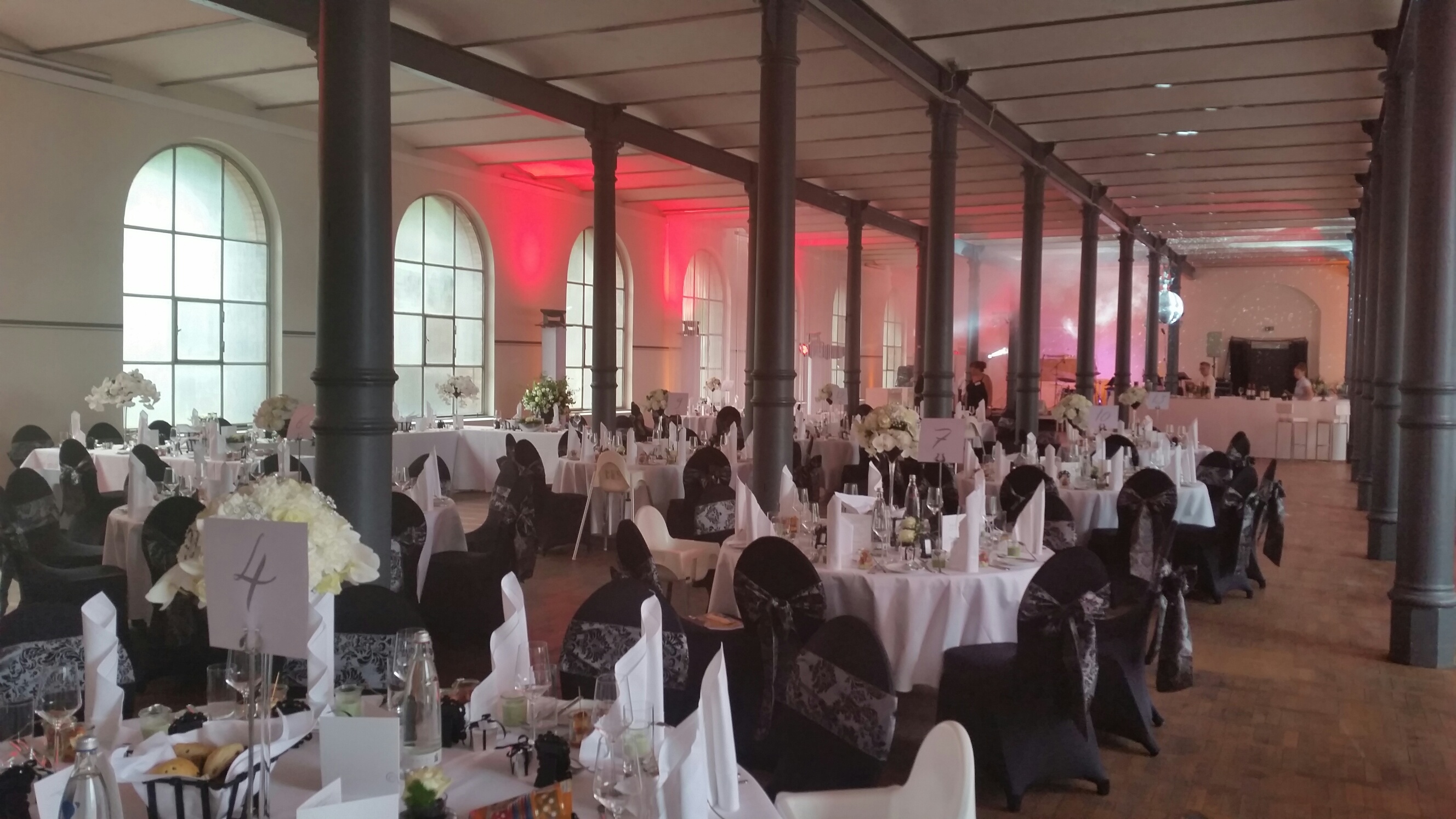 Hochzeit: Magazin in der Heeresbäckerei