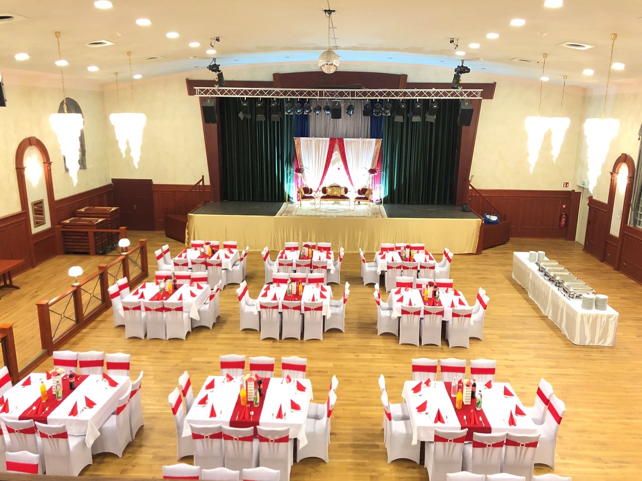 Zum Zöllerhannes Informazioni sulle sale da ballo Sala da ballo ampia e magnifica