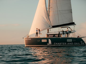 Charter & Sail Katamaran Salina Angaben zu den Festsälen Salina
