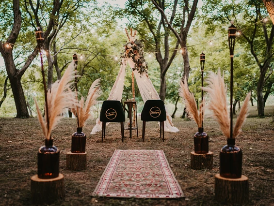 Hochzeitslocation: Freie Trauung im Walnussgarten - Weingut Weber