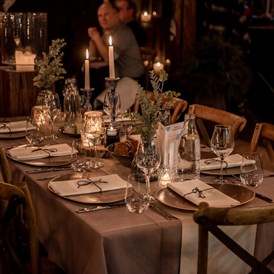 Hochzeit: Tischdeko im Esszimmer - Unique Eventlocation
