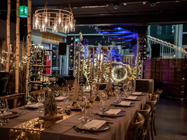 Hochzeitslocation: Tischdeko Winter-Hochzeit - Unique Eventlocation