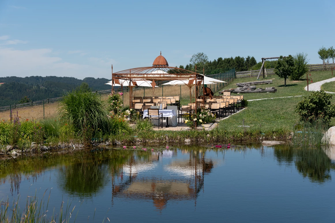 Hochzeitslocation: Das Hoamat bietet eine Trauung im Freien - direkt am See. - Hoamat - Essen Feiern Schlafen