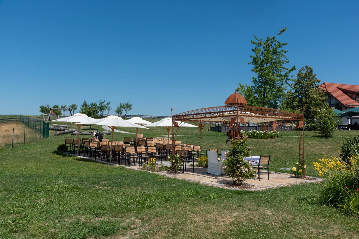 Hochzeitslocation: Der Hochzeitspavillon am See. - Hoamat - Essen Feiern Schlafen